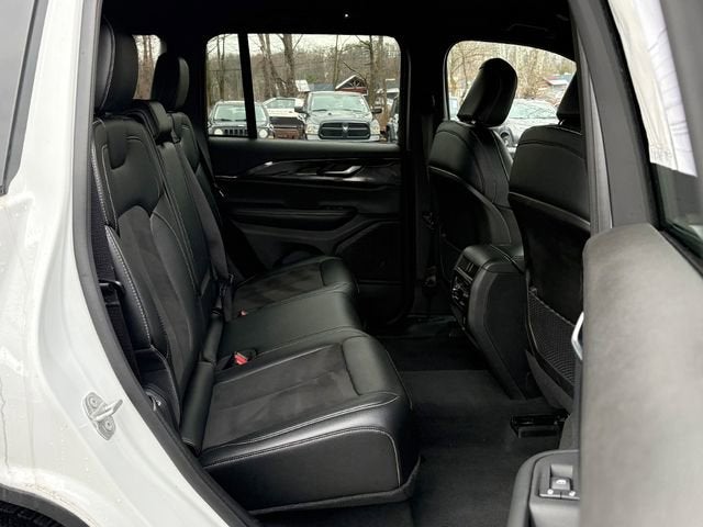 2023 Jeep Grand Cherokee Altitude 4x4