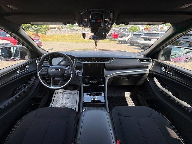 2025 Jeep Grand Cherokee L Laredo X 4x4