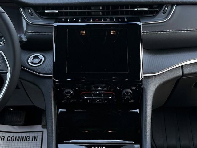 2025 Jeep Grand Cherokee L Laredo X 4x4