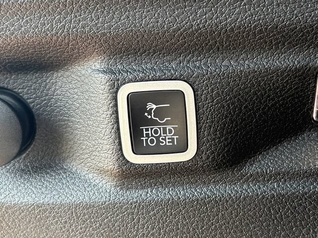 2025 Jeep Grand Cherokee L Laredo X 4x4