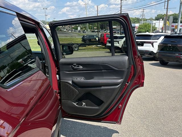 2025 Jeep Grand Cherokee L Laredo X 4x4