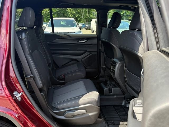 2025 Jeep Grand Cherokee L Laredo X 4x4