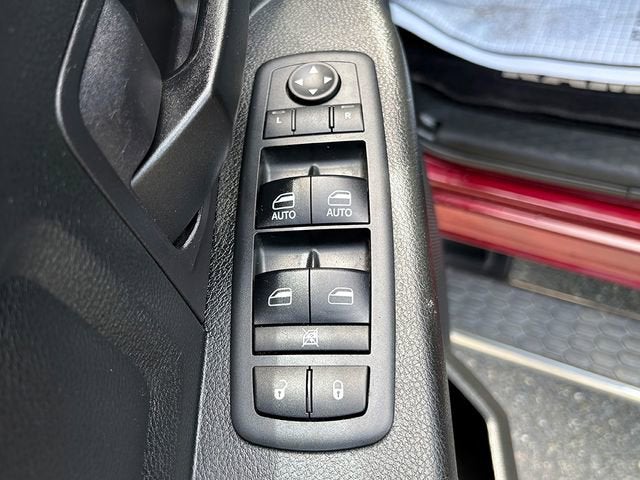 2018 RAM 1500 Express Quad Cab 4x4 6'4' Box