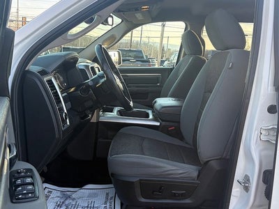 2017 RAM 1500 Big Horn Crew Cab 4x4 5'7' Box