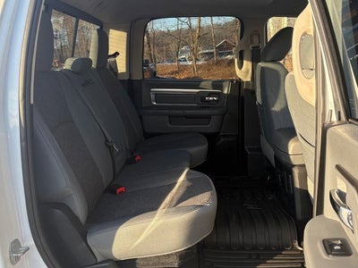 2017 RAM 1500 Big Horn Crew Cab 4x4 5'7' Box