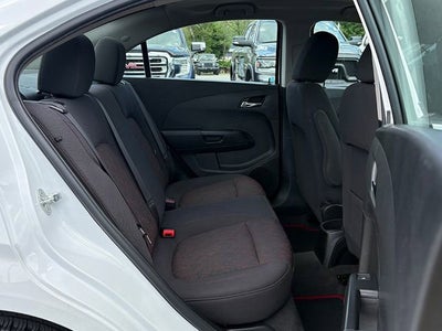 2020 Chevrolet Sonic FWD Sedan LT