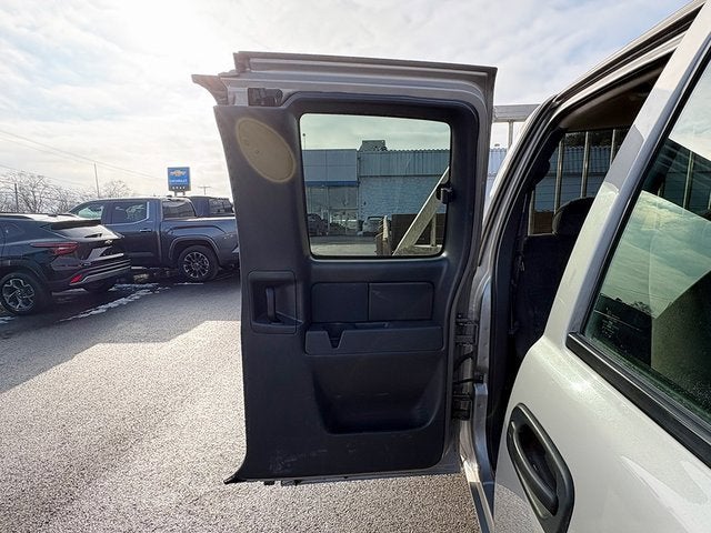 2005 Chevrolet Silverado 3500 Chassis LS