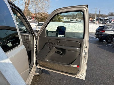 2005 Chevrolet Silverado 3500 Chassis LS