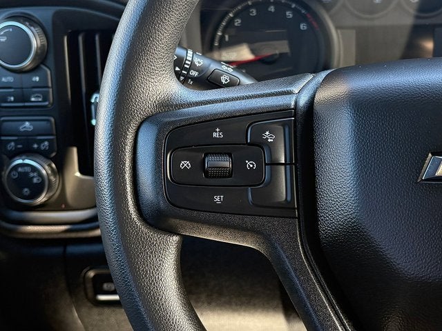 2023 Chevrolet Silverado 1500 4WD Crew Cab Short Bed Custom