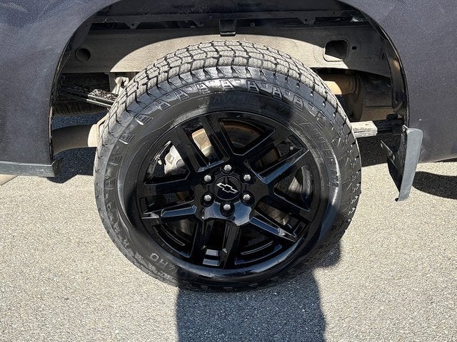 2023 Chevrolet Silverado 1500 4WD Crew Cab Short Bed Custom