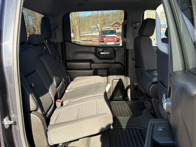 2023 Chevrolet Silverado 1500 4WD Crew Cab Short Bed Custom