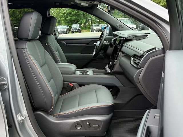 2024 GMC Acadia AWD AT4