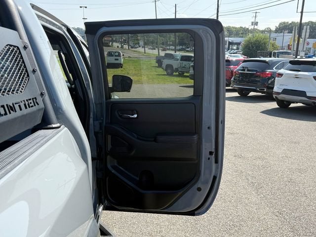 2023 Nissan Frontier Crew Cab PRO-4X 4x4