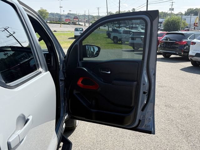 2023 Nissan Frontier Crew Cab PRO-4X 4x4