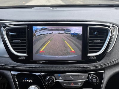 2023 Chrysler Pacifica Hybrid Touring L