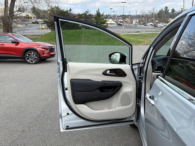 2023 Chrysler Pacifica Limited AWD