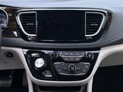 2023 Chrysler Pacifica Limited AWD