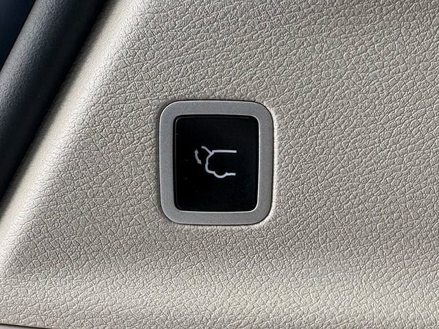 2023 Chrysler Pacifica Limited AWD