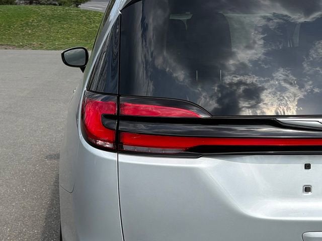 2023 Chrysler Pacifica Limited AWD