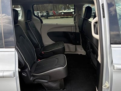 2023 Chrysler Pacifica Limited AWD
