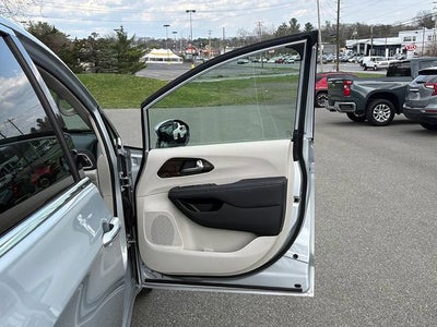 2023 Chrysler Pacifica Limited AWD