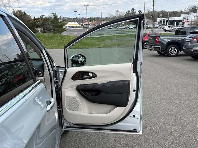 2023 Chrysler Pacifica Limited AWD