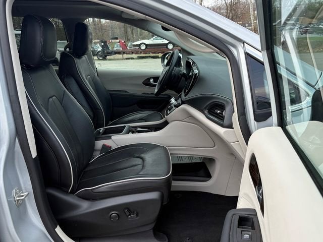 2023 Chrysler Pacifica Limited AWD