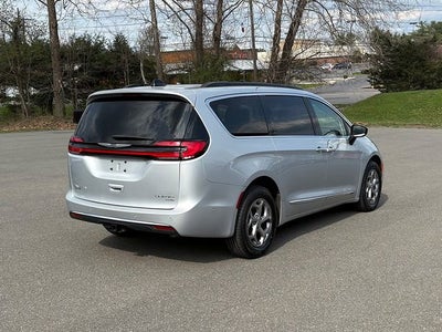 2023 Chrysler Pacifica Limited AWD