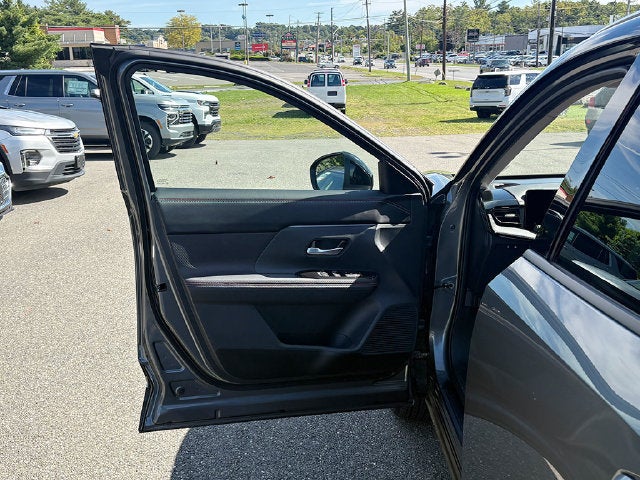 2025 Nissan Kicks SR Intelligent AWD