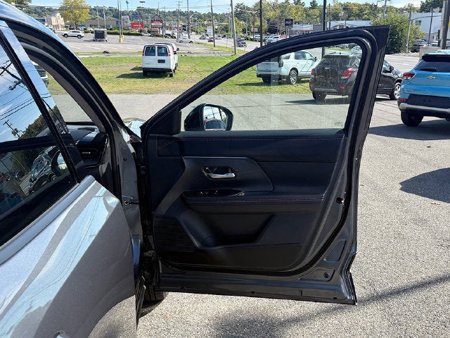 2025 Nissan Kicks SR Intelligent AWD