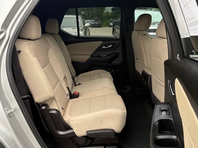 2022 Chevrolet Traverse LS