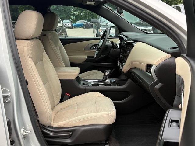 2022 Chevrolet Traverse LS
