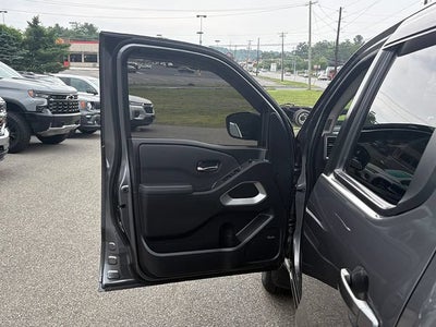 2024 Nissan Frontier SL