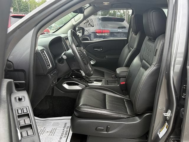 2024 Nissan Frontier SL