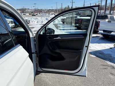 2022 Volkswagen Tiguan SEL R-Line